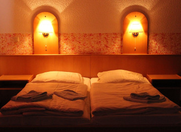 rooms Zimmer - Hotel Zum Kloster Rohr/Thüringen